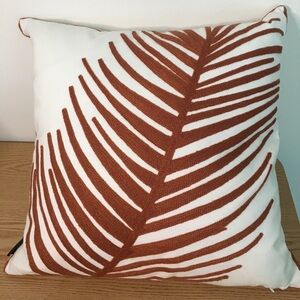 New Safavieh Indoor / Outdoor Palm Leave Pillow Beige Tan Brown 17”x17”x4.5”-5”